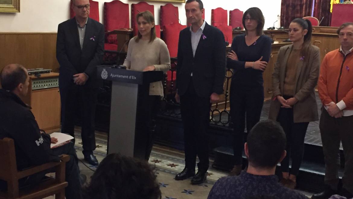 La corporación municipal se une al manifiesto institucional para la lucha contra la violencia de género