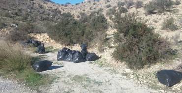 Urbaser intensifica el treball en les immediacions de l’abocador de Ferriol pel temporal