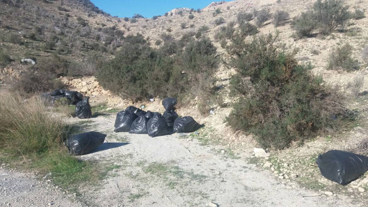 Urbaser intensifica el trabajo en las inmediaciones del vertedero de Ferriol por el temporal