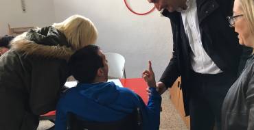 El alcalde se compromete a buscar nuevas instalaciones para la asociación de personas con diversidad funcional