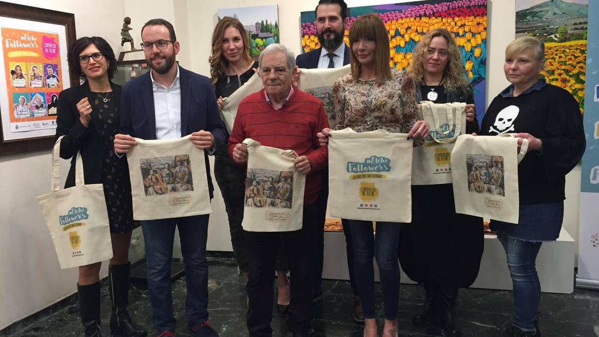 El artista Fernando Sánchez y Juan se une a la campaña #ElcheFollowers de promoción del pequeño comercio