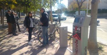 El barrio de San Antón cuenta desde hoy con una estación de BiciElx