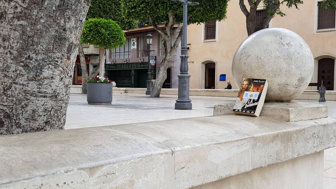Més de 600 llibres envaïxen Elx