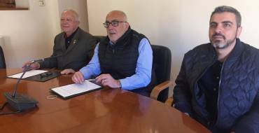 Firma del convenio con la Junta mayor de Cofradías y Hermandades
