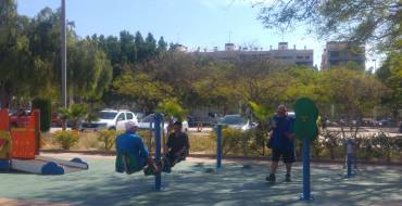 Por primera vez Elche cuenta con un juego para personas con diversidad funcional en una instalación deportiva
