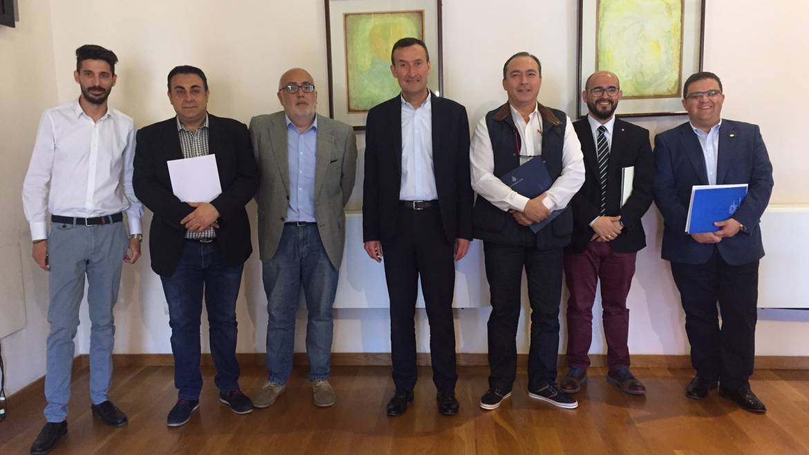 Firma convenio entes festeros