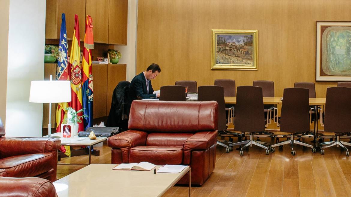 El alcalde reclama a Costas una resolución “a la máxima brevedad” sobre el hotel de Arenales del Sol