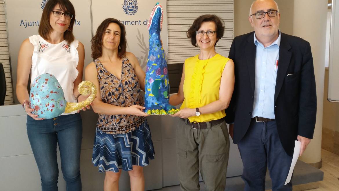 Unes fogueres per a homenatjar el món cultural d’Elx