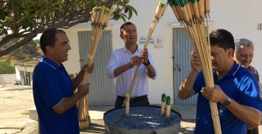 L’alcalde visita la Pirotécnia Ferrández en la recta final per a la Nit de l’Albà