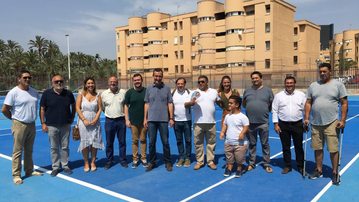El Ayuntamiento devuelve a los vecinos de Palmerales su polideportivo