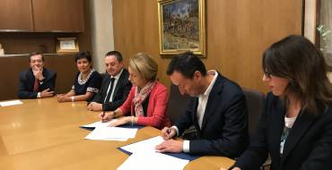 El Ayuntamiento y el CEU firman un convenio de colaboración para difundir actividades culturales