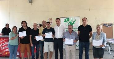 Los vecinos entregan los premios «Mi barrio más limpio» y rinden homenaje a José Vicente Quiles en Las Bayas