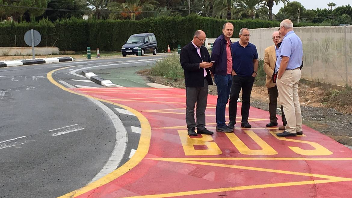 El edil de Urbanismo acompaña al director general de Obras Públicas en su visita a la carretera de Santa Pola para mejorar la seguridad vial de la misma