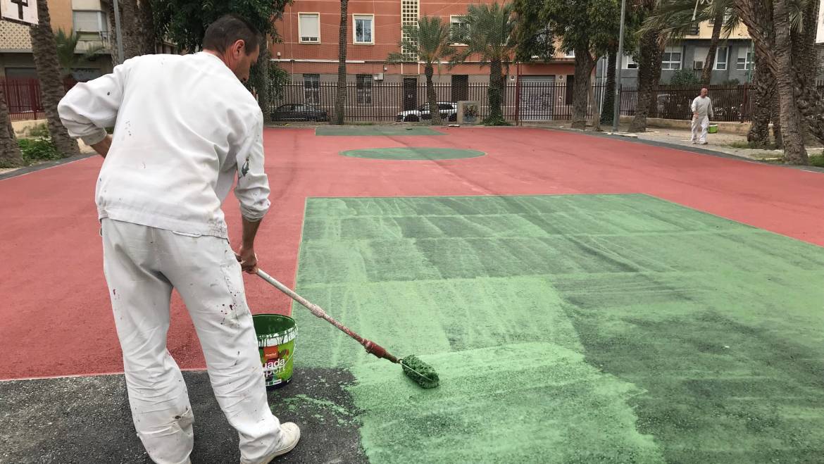 Construcción de pista deportiva en el colegio Candalix