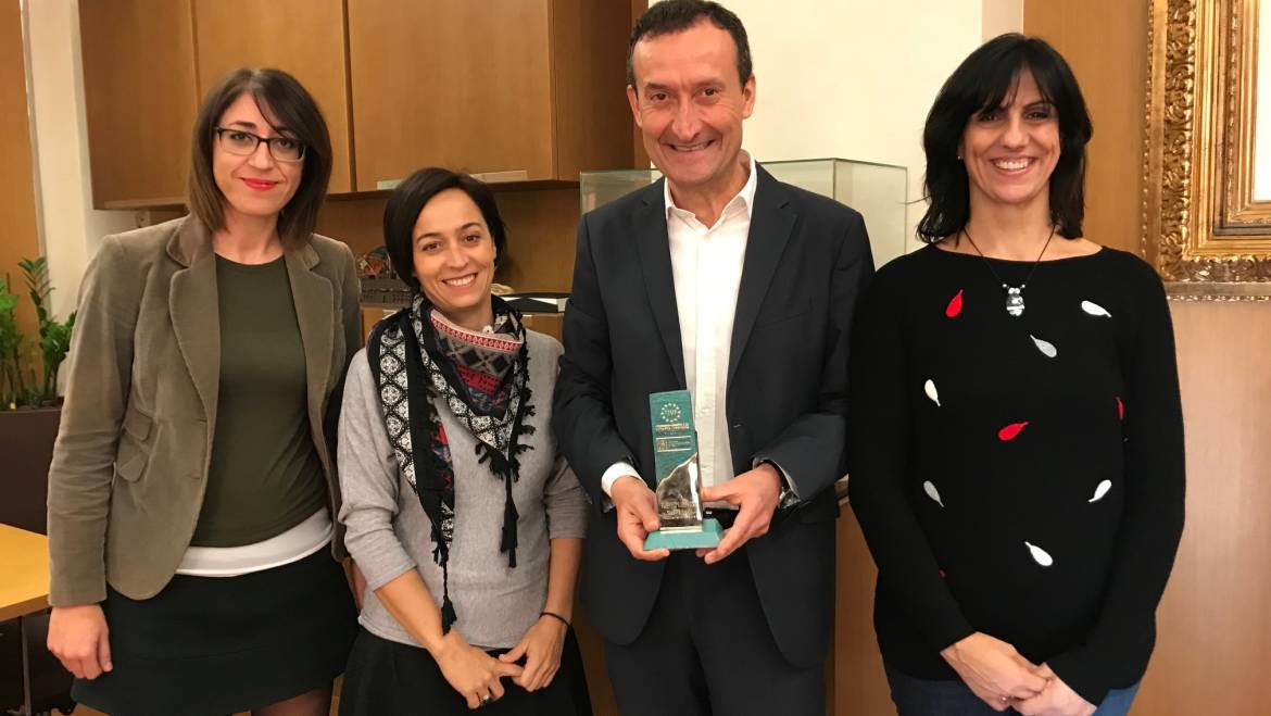 El Ministerio de Educación premia al Ayuntamiento de Elche por su programa contra el absentismo escolar