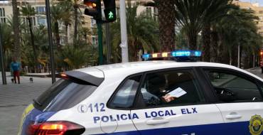 Detingut per tràfic de drogues i portar una arma blanca