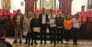 El alcalde y el edil de Deportes reciben al nadador Luis Paredes y al Club Natación Elche