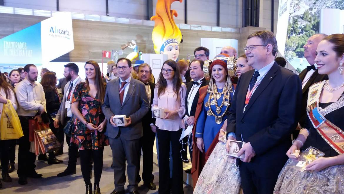 Elche se promociona como destino turístico patrimonial en el Día de la Comunitat Valenciana en FITUR