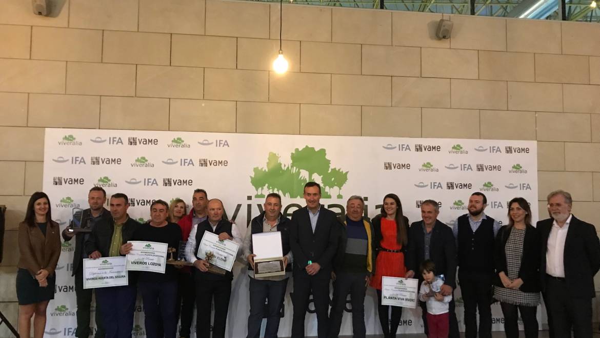 L’equip de govern participa en el lliurament de premis de Viveralia