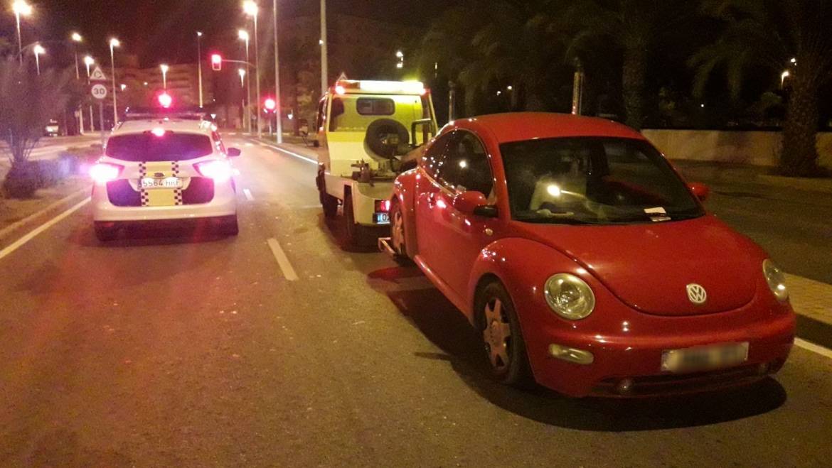 Conductora sin permiso obliga a inmovilizar dos vehículos en el mismo día