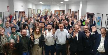 Varios miembros de la corporación municipal acuden a la celebración del 60 aniversario de APESOELX