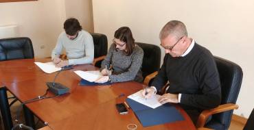 Movilidad renueva el convenio de Elche Taxi a las pedanías con mejoras tanto para los usuarios como para los taxistas