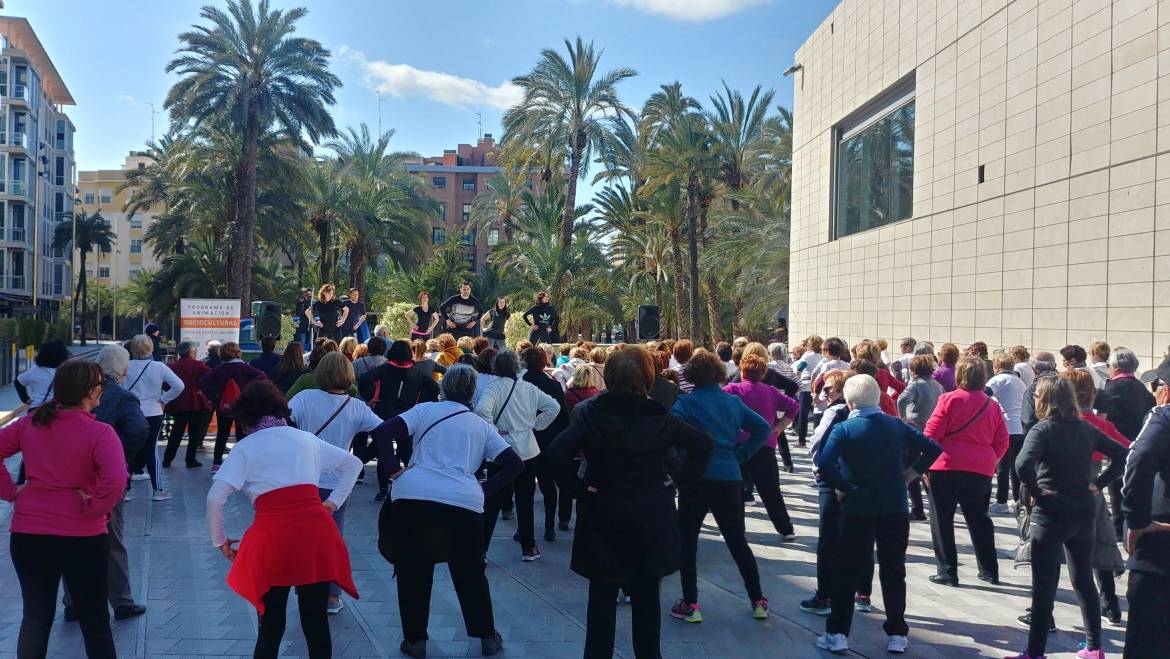 Los talleres de los centros sociales toman la calle