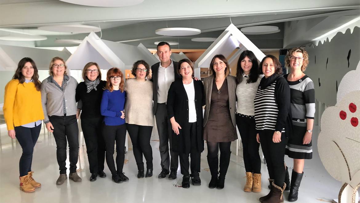 L’Ajuntament d’Elx ampliarà la seua col·laboració amb la fundació “Una abraçada de la llum”