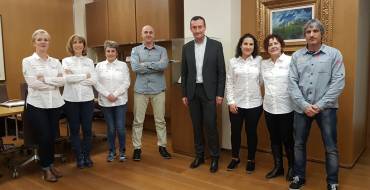 El alcalde recibe a las cinco socias de AMACMEC que participarán en la expedición al Amazonas organizada por Oxizonia