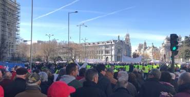 50.000 regantes de Alicante, Murcia y Almería toman las calles del centro de Madrid para reclamar soluciones a la falta de agua