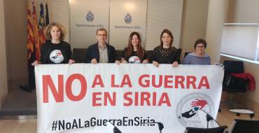 La edil de Bienestar Social presenta la campaña para enviar un contenedor de alimentos al Pueblo Sirio