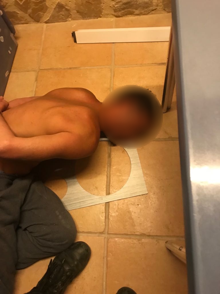Identificat vigilant una gasolinera finalment detingut a l’interior d’un habitatge