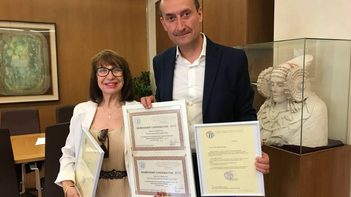 L’alcalde rep la coreògrafa Pilar Sánchez, convidada per la UNESCO per a ser membre del Consell Internacional de Dansa