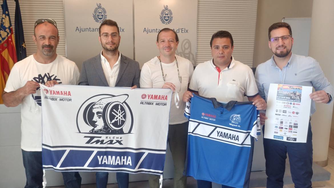 Elx acull una concentració nacional de motos Tmax