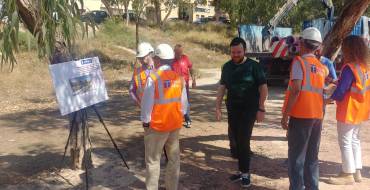 Comienzan las obras en la ladera del río para llevar agua regenerada al Palmeral