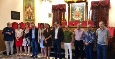 El alcalde, Carlos González, y los portavoces de Compromís, Mireia Mollà, y del Partido de Elche, Jesús Pareja, hacen balance de los tres años de Gobierno municipal