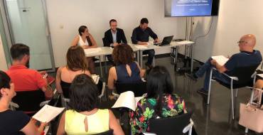 El director general de Comercio se reúne con las asociaciones de comerciantes de Elche para presentar las ayudas a las que pueden acceder en 2019