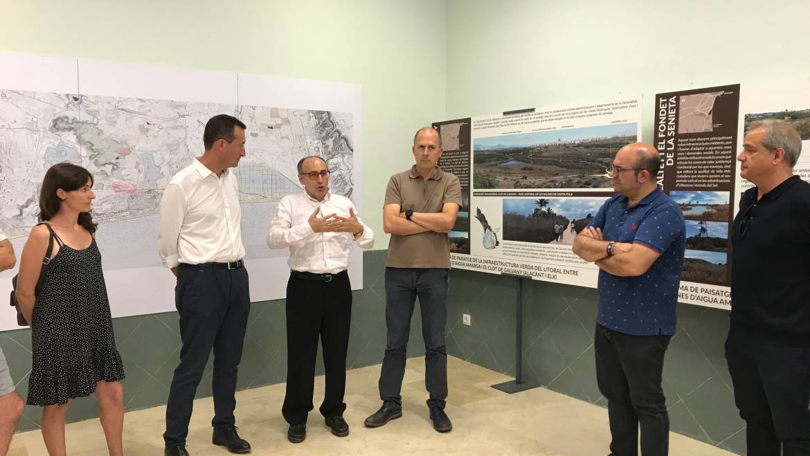 El Centro Social de El Altet acoge una exposición sobre la vía ciclista y peatonal entre Agua Amarga y el Clot de Galvany que prevé el Pativel