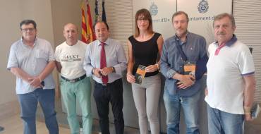 Una visita a l’Alcúdia i el VI Campionat de llançament de pinyol de dàtil i d’oliva per a celebrar el 121 aniversari de la troballa de la Dama d’Elx