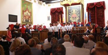 El alcalde de Elche certifica que las voces de los niños están preparadas para las representaciones del Misteri