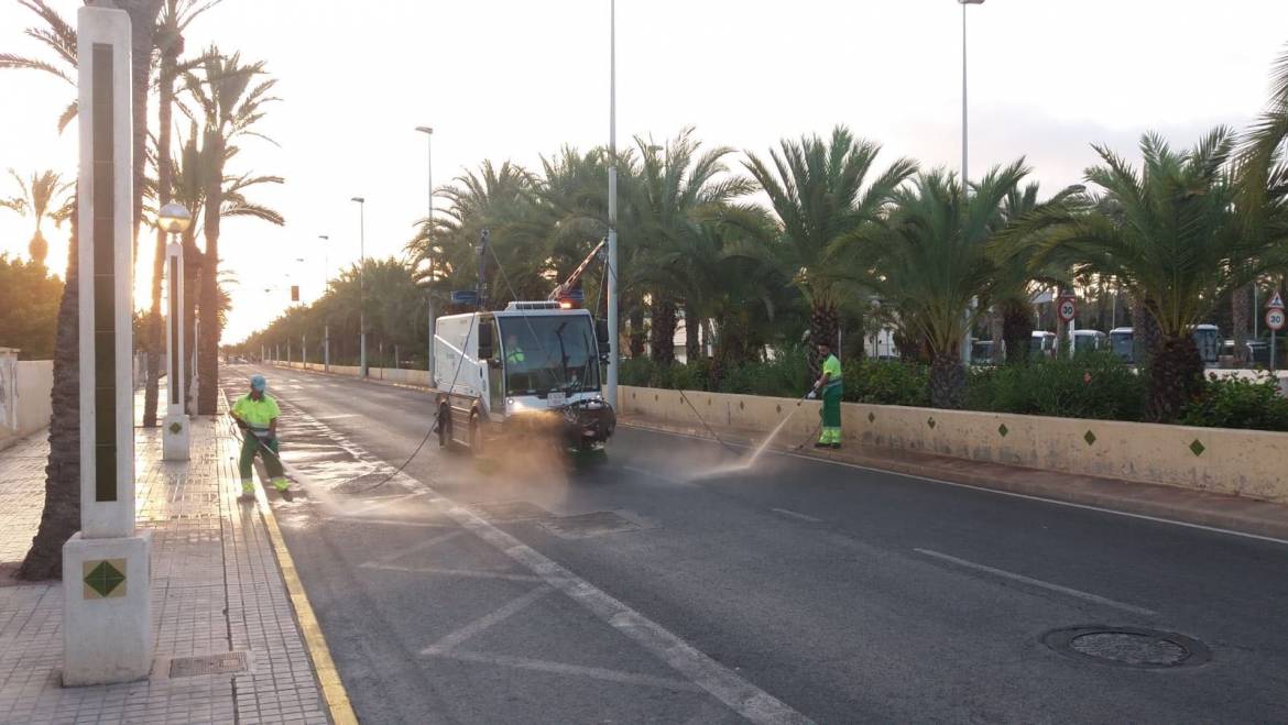 Los servicios de limpieza recogen cerca de 600 toneladas de basura durante las Fiestas