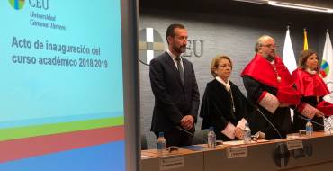 El alcalde de Elche participa en la apertura del curso en el CEU
