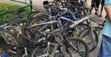 El Ayuntamiento de Elche entrega 70 bicicletas al Colegio Salesiano