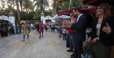 Gran afluencia de público en la inauguración del Mercado del Festival Medieval d’Elx