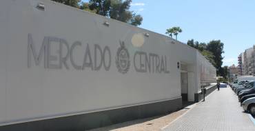 Contratación requerirá a la empresa del Mercado Provisional para que adecue a la legalidad la terraza de la cafetería