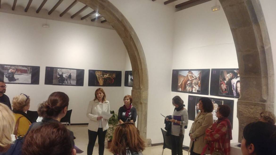 Inauguración de la exposición ‘Del morado al negro’ en La Lonja Medieval