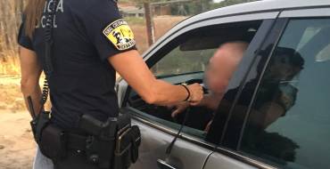 Detingut testimoni amb positiu en alcoholemia per insistir en la seua conducció