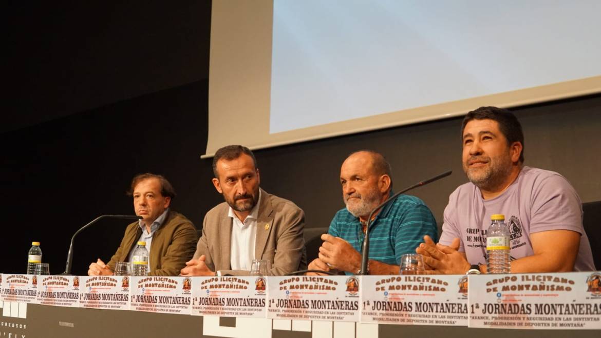 Celebración de las primeras Jornadas de Montañismo