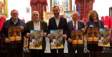 El Salón de Plenos acoge la presentación de los carteles de la Semana Santa y del Domingo de Ramos
