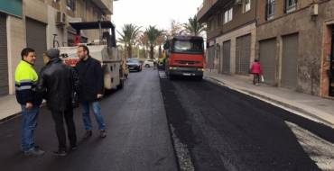 El Ayuntamiento continúa con su plan de mejora del barrio de Altabix con la inversión de 50.000 euros en el asfaltado de Obispo Winibal